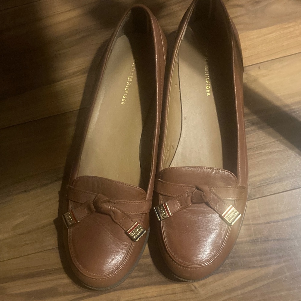 Tommy Hilfiger Cognac Brown Leather Knotted Loafers